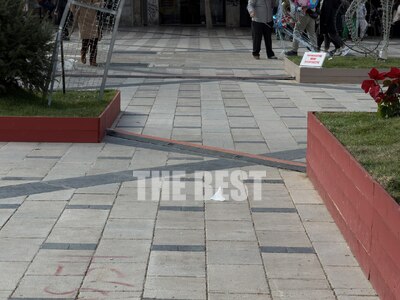 Πάτρα: Άνθρωποι πέφτουν πάνω στις εγκατα...