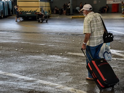Kανένα ξεχωριστό μέτρο για τους άνω των 65 ετών 