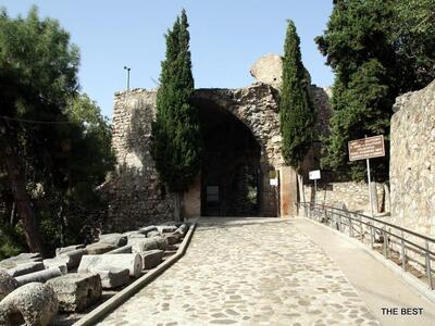 Μια βόλτα στο Κάστρο - Η μακραίωνη κι εν...