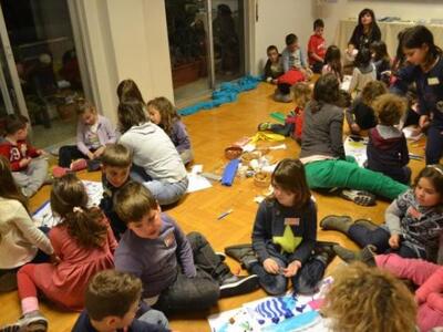 Τα παιδιά συνεργάστηκαν πρώτα σε μικρές ομάδες