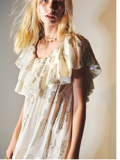 Chloe, Spring Resort
