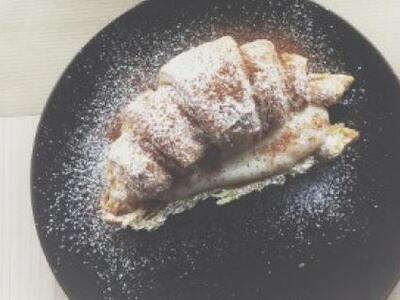 Στη Θεσσαλονίκη τρώνε όλοι μπουγατσάν: Τ...