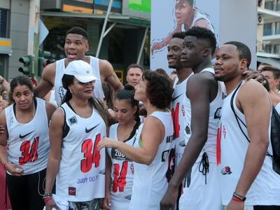 Ασίστ... στην κοινωνική δράση από τα αδέ...