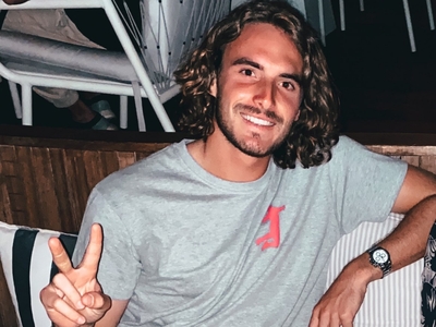 Οι θαυμαστές δεν αφήνουν σε ησυχία τον Τ...