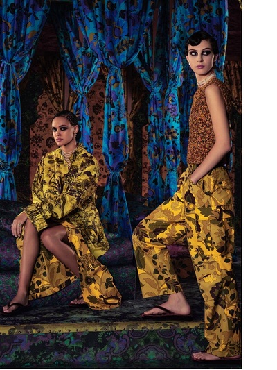 Στο lookbook δεξιά