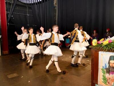 Άστραψε η φουστανέλα στο Δημοτικό Θέατρο Πάτρας