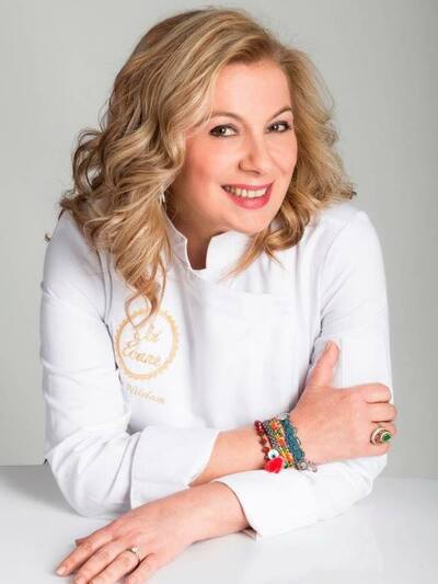 Η κυρία Ντίνα Νικολάου 