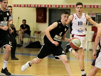 Πρεμιέρα με ήττα στο φινάλε για τους παί...