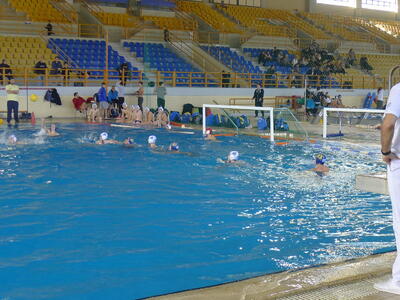 Γεμάτο το κολυμβητήριο από μικρούς πολίστες (ΦΩΤΟ)