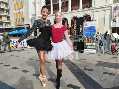 Πάτρα: Γιορτινό χρώμα στην πλ. Γεωργίου-...