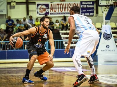 Μπάσκετ: Πρεμιέρα με νίκη στη Ρόδο για τ...