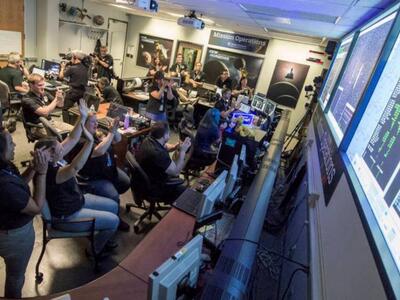 New Horizons καλεί Γη από Πλούτωνα- Δείτ...