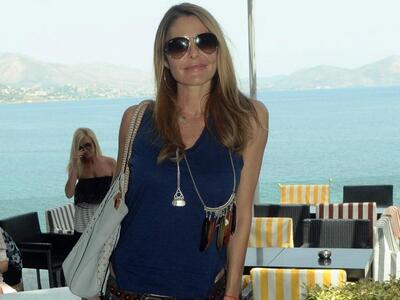 Η Τζένη Μπαλατσινού με εντυπωσιακό μπικί...