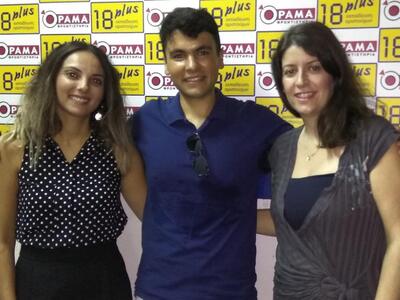 Ο Παναγιώτης (Τάκης) με τις φιλολόγους: ...