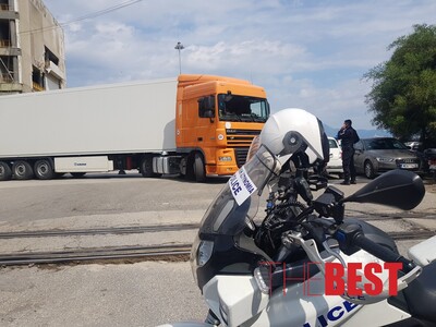 Οχήματα το ένα "πάνω" στο άλλο...