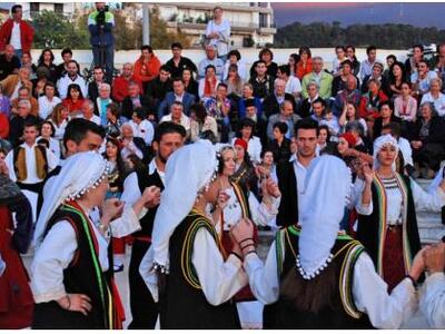 Δείτε φωτό από την γιορτή λήξης των χορε...