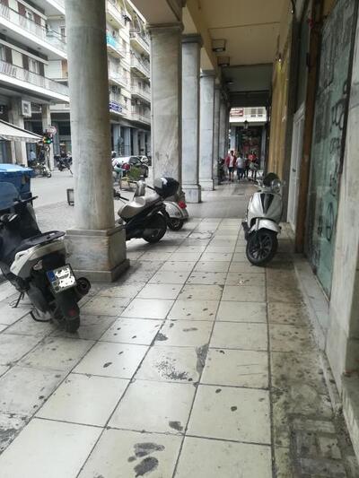 Αγίου Νικολάου, μεταξύ Μαιζώνος και Κορίνθου