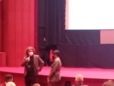 Ο Ματέο Τορτόνε συνομιλεί με το κοινό κα...