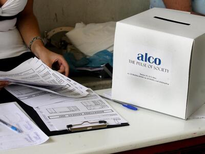 Προβάδισμα 4,9% του ΣΥΡΙΖΑ σε νέα δημοσκ...