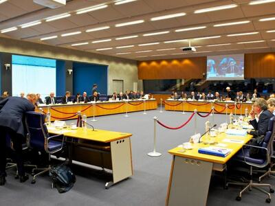 Το απόγευμα το ένα δισ. από τους Θεσμούς...