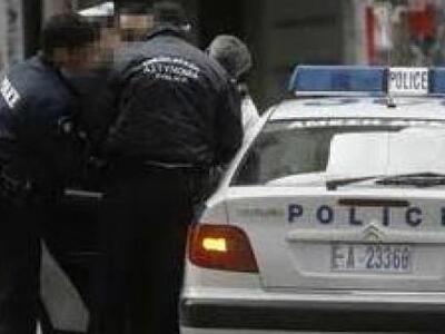 Δύο κλεμμένα αυτοκίνητα άφησαν πίσω τους...