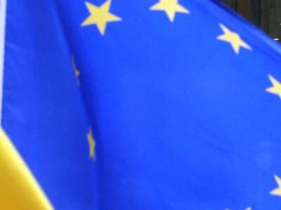 Κύπριοι διαδηλωτές έκαψαν σημαίες της ΕΕ...