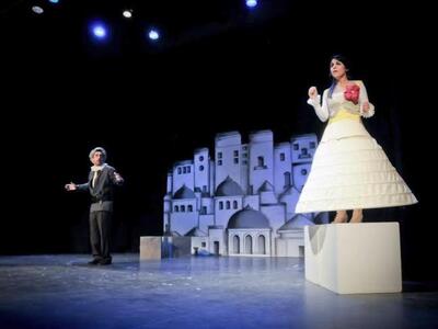 Με Μποστ η ερασιτεχνική θεατρική ομάδα Αγρινίου.