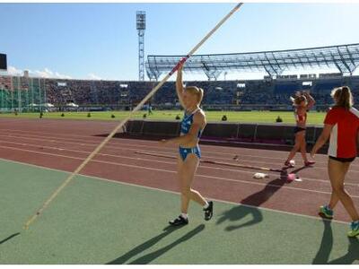 Βάζουν τον πήχη ψηλά και κυνηγούν τη διά...