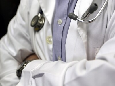 Οι γιατροί του Αιγίου αποχαιρετούν με θλ...