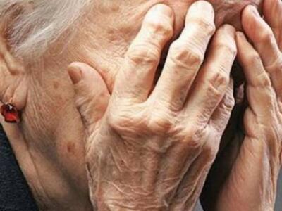 Χτύπησε και απείλησε τη μητέρα του - Συν...