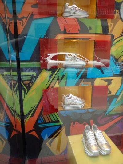 HOGAN: ΜΕΤΑΛΙΖΕ SNEAKERS ΚΑΙ ΓΚΡΑΦΙΤΙ