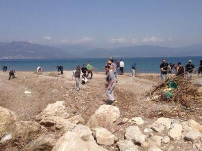 Πάτρα: Οι Kitesurfers καθάρισαν την παρα...