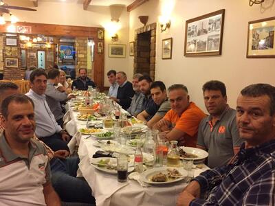 Δείπνο σε ομάδα και χορηγούς από τη διοί...