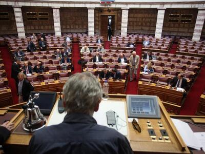 Μαχαίρι στις μισθολογικές ωριμάνσεις των...