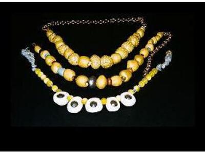 Έκθεση γλυπτών κοσμημάτων στο "Περί...