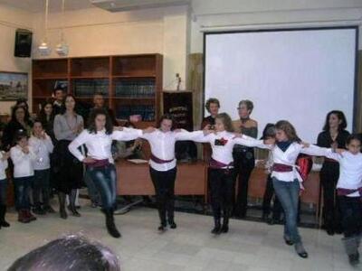 Πλήθος κόσμου στην κοπή της πίτας του Εκ...