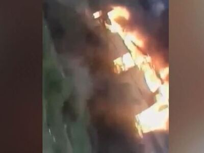 Σπάτα: Σχολικό λεωφορείο τυλίχτηκε στις ...