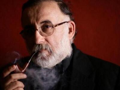 Δεν φαντάζεστε πόσες πίπες έχει στη συλλ...