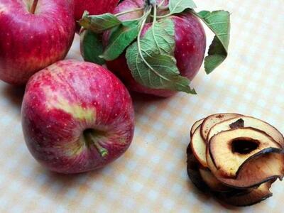 Φτιάχνουμε πανεύκολα γλυκά τσιπς μήλου.....