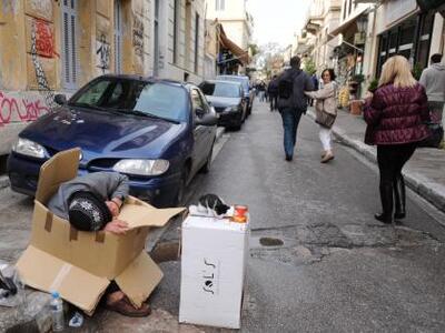 Unicef: «Το μέσο οικογενειακό εισόδημα σ...