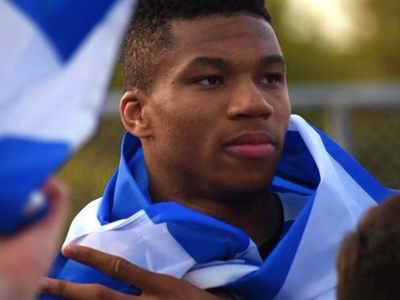 Αντετοκούνμπο: «Θέλω να παίξω με την Εθν...