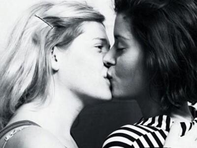 Η Τζίνα Μοσχολιού πανηγυρίζει για το σύμ...