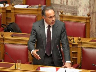 Το...φιάσκο της Πάτρας δεν πτοεί τον Πει...