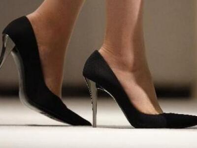 Ψηλά τακούνια στο δρόμο για τις κάλπες- ...