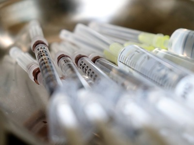 Βερολίνο: έγκριση του εμβολίου για την Ε...