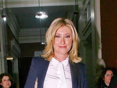 Τούρτα – έκπληξη για τη Σία Κοσιώνη – Έχ...