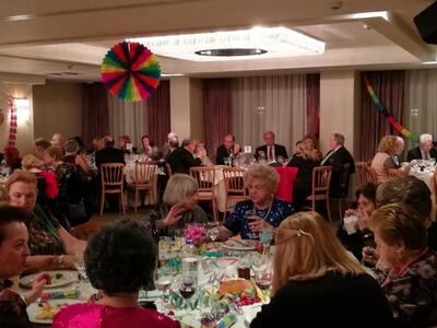 Διασκέδασαν σε αποκριάτικους ρυθμούς οι ...