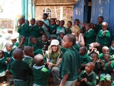 Για τα παιδιά της Κένυας τραγουδάει η Βίσση