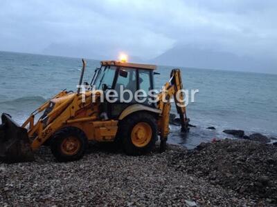 Πάτρα: Μια τσάπα στη.. θάλασσα για να απ...