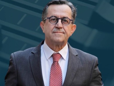 Καλή χρονιά! Με υγεία, αγάπη, δύναμη, φώ...